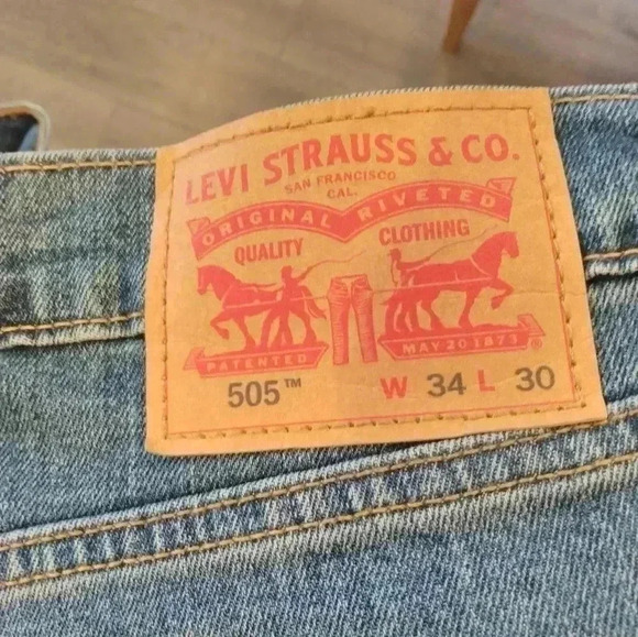 COPY -  Levi's - Picture 2 of 3